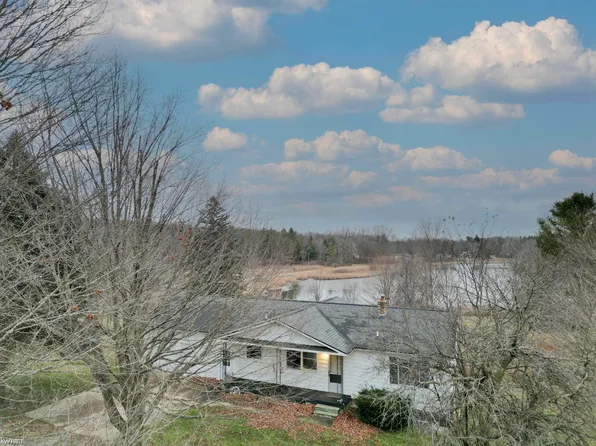 444 Cemetery Rd, Otisville, MI 48463