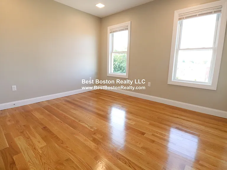 317 Main St #3 — Photo 25