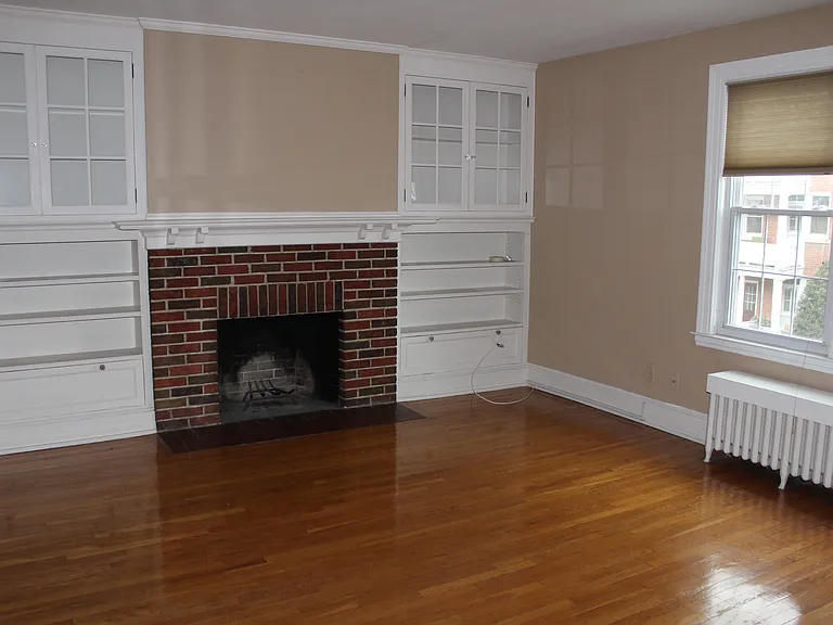 888 Farmington Ave #D — Photo 3