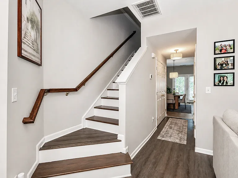 17633 Delmas Dr — Photo 18