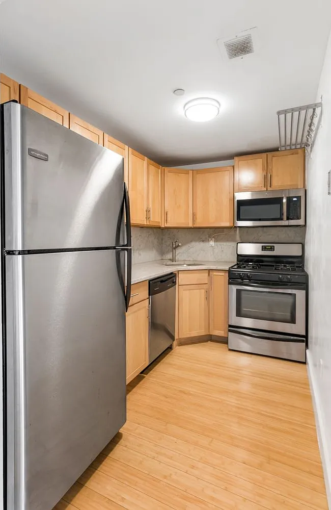 1735 Caton Avenue — Photo 4