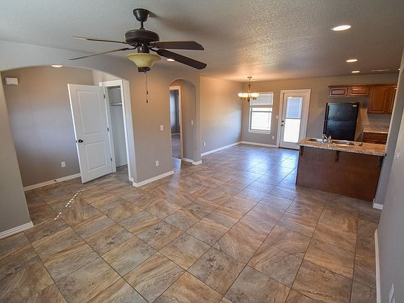 3rd image of 1631 Omaha Dr