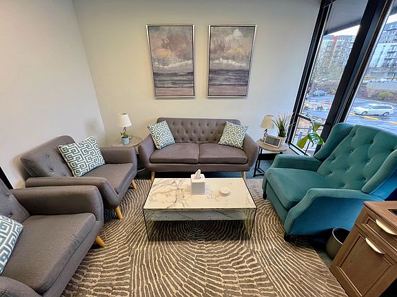 2nd image of 1 Lake Bellevue Dr #209D