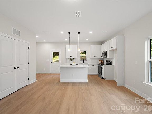 5th image of 103 High Ave SW