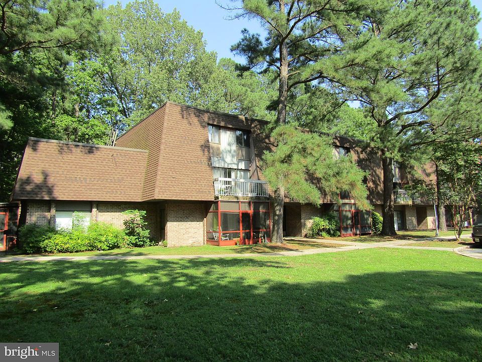 1st image of 515 Glenburn Ave APT 211C