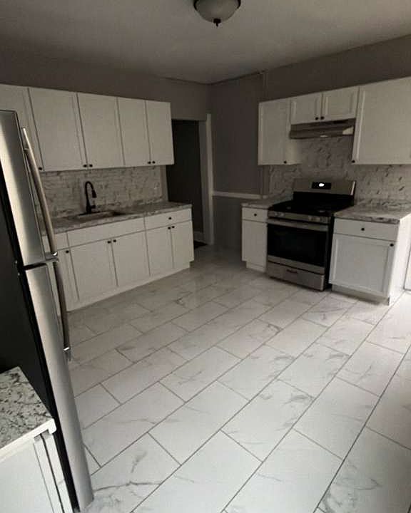 1st image of 479 Putnam St #B