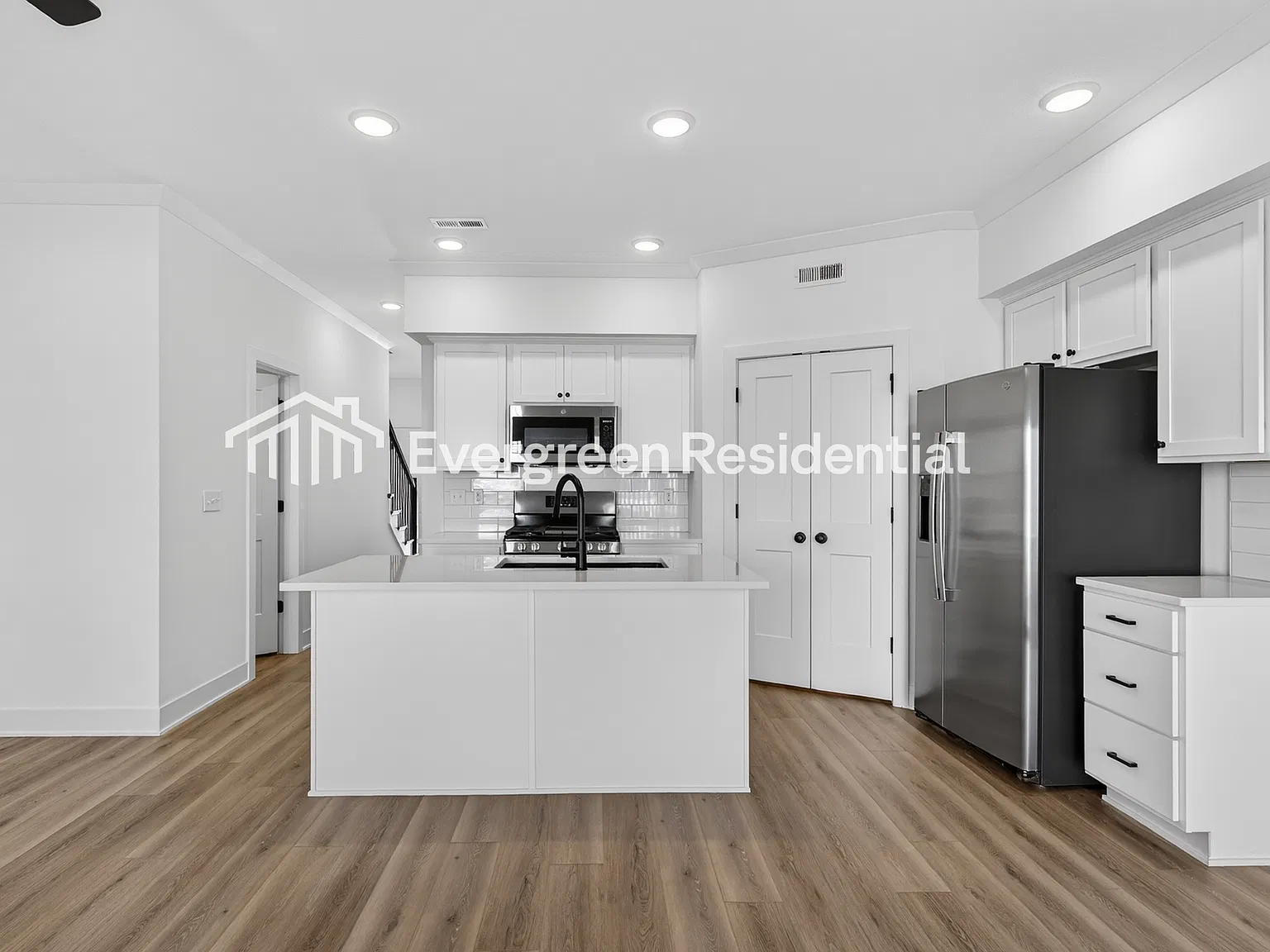 3 bed, 2.5 bath, 1308 sqft, $1,945 — Photo 3