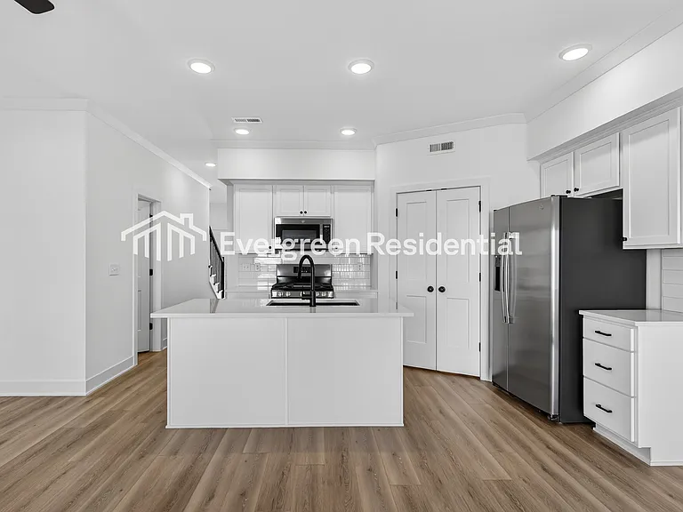 7036 NW 82nd St — Photo 16