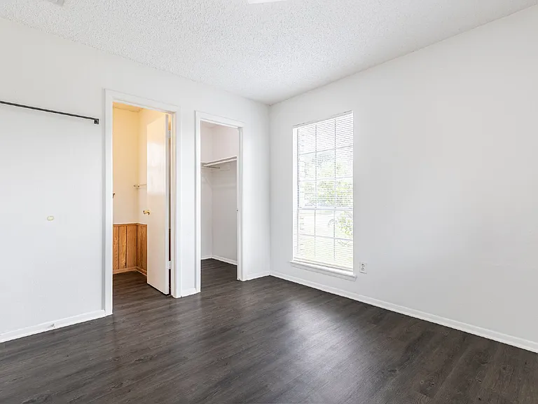 4910 Tennyson Dr — Photo 23