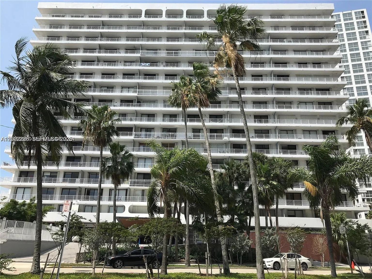 Brickell Harbour Condo — Photo 4