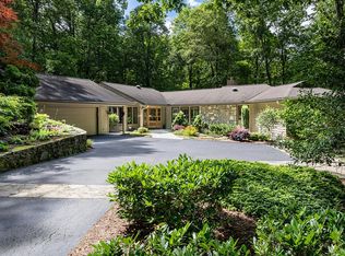 236 Greenleaf Dr, Flat Rock, NC 28731