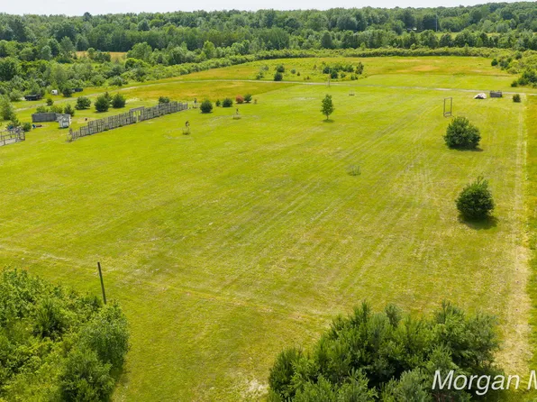 3825 S Brooks Rd, Muskegon, MI 49444