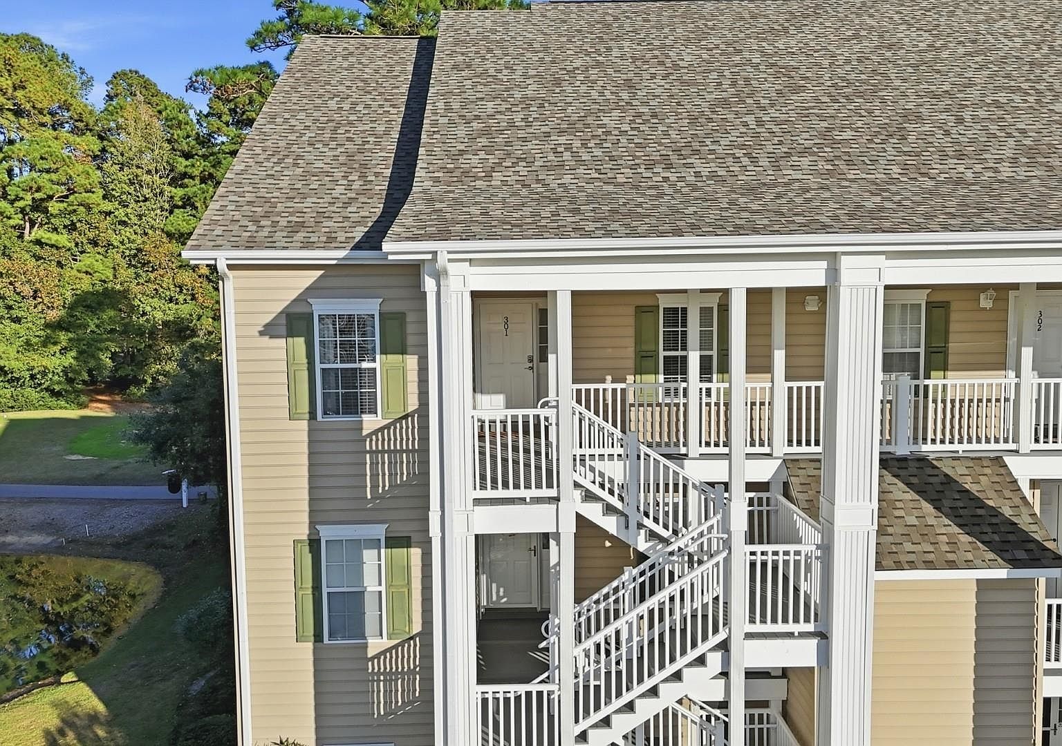 5828 Longwood Dr. #301