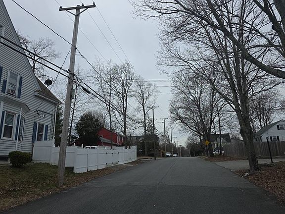 4th image of 33 Woodland Ave