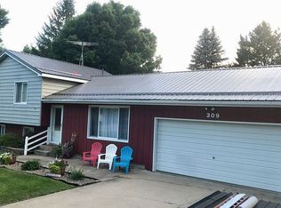 309 Oak St, Spillville, IA 52168