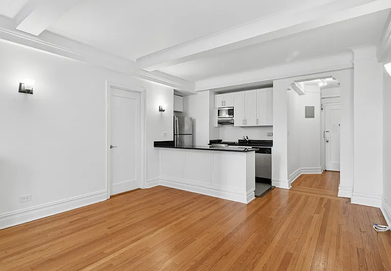 440 W 34th St #5E — Photo 4