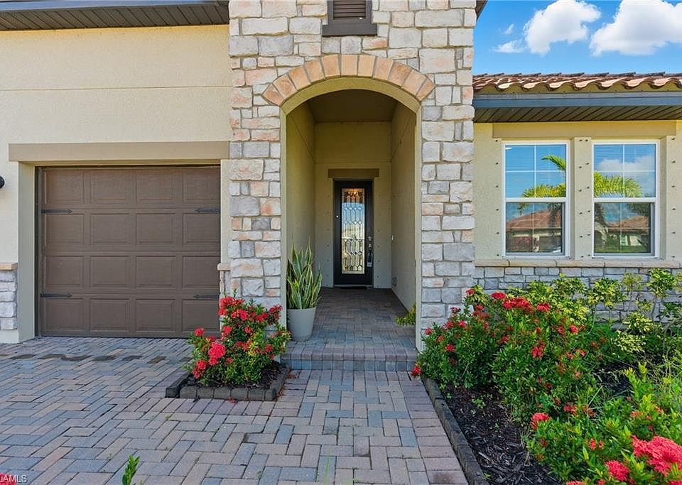 1st image of 2055 Grove DR