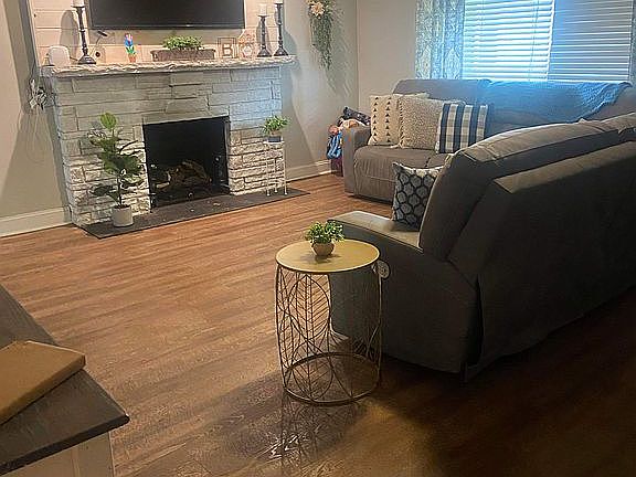 3rd image of 3306 W 2nd Ave