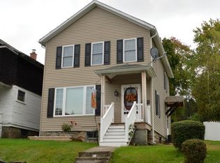 54 Grove St, Carbondale, PA 18407