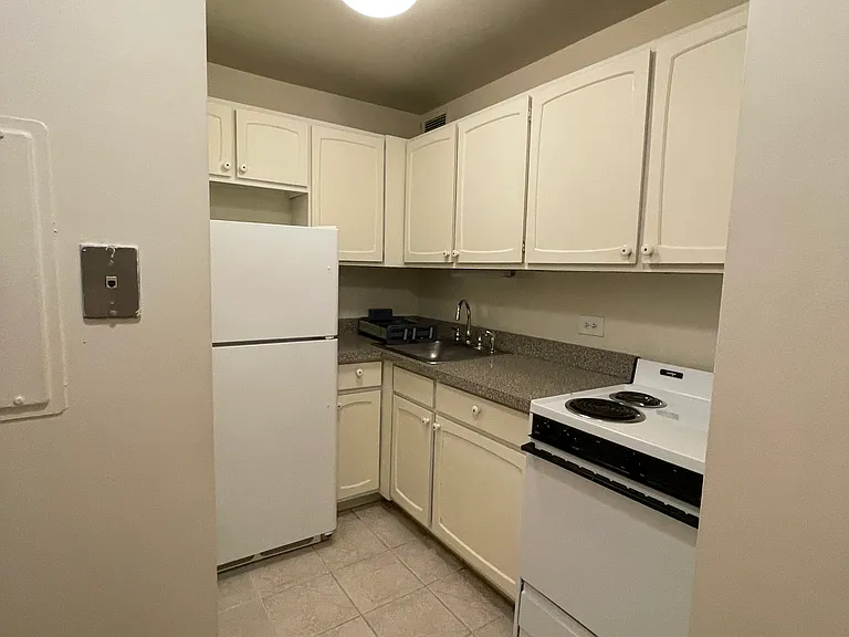 777 N Michigan Ave #904 — Photo 22