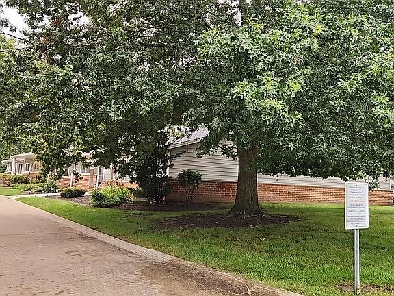 2nd image of 27083 Oakwood Cir APT 103