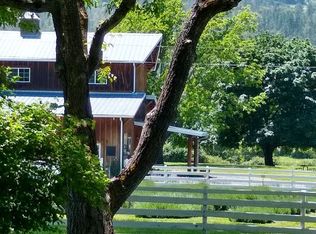 375 Hamilton Rd, Jacksonville, OR 97530