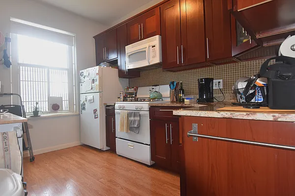 Rented by The Agency | media 21