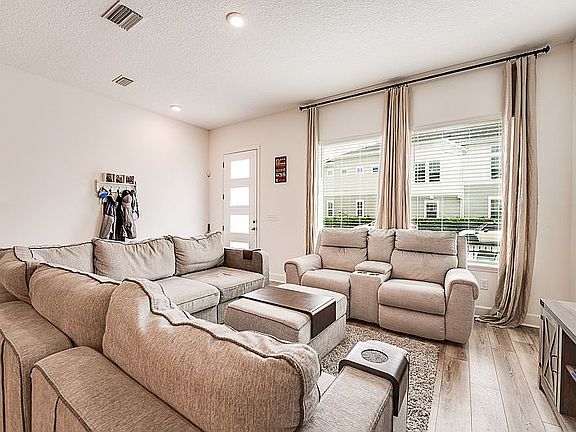 4th image of 11332 Breakers Bay Way