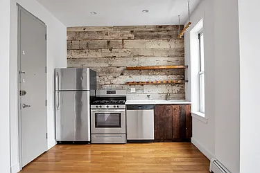 Rented by L Rose Realty (Brokerage)