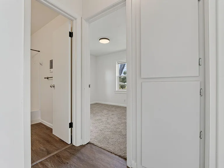 425 SE 11th St — Photo 10