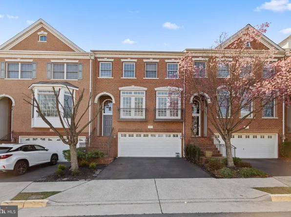 10367 Gershwin Ct, Oakton, VA 22124