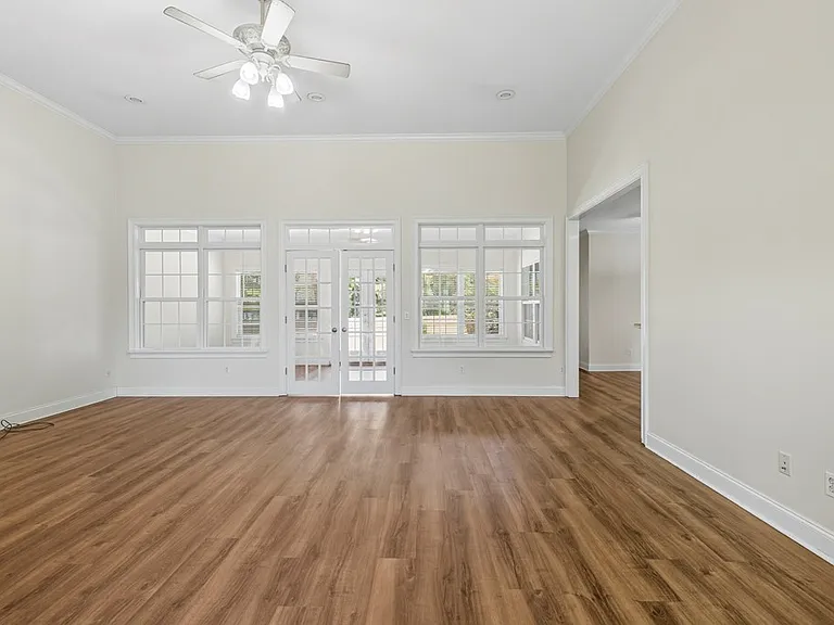 100 Carrington Cir — Photo 9