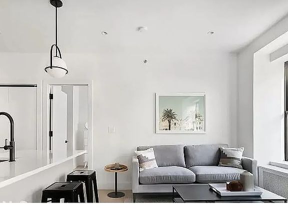 4th image of 230 W 97th St #2AF