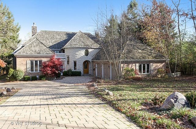 1st image of 807 Bronson Ln