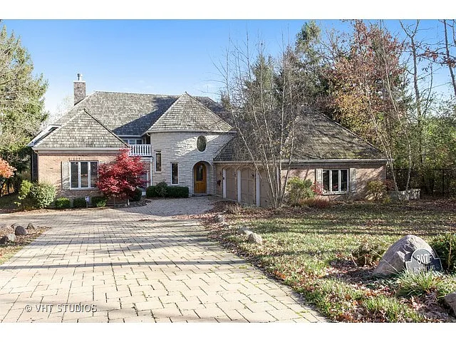 807 Bronson Ln photo 1
