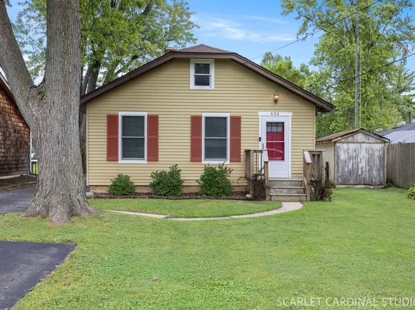 28W634 Malvin Albright St, Warrenville, IL 60555