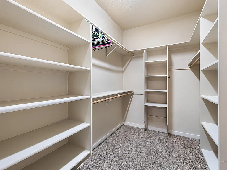 12805 W Berghan St — Photo 21