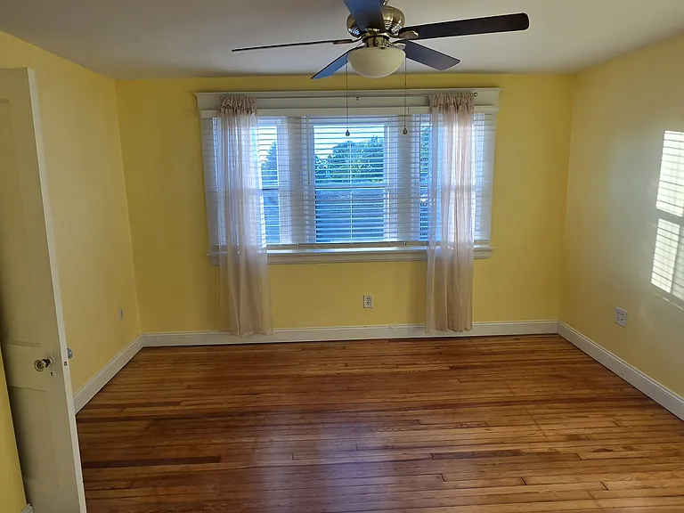112 Joyce Ave — Photo 12