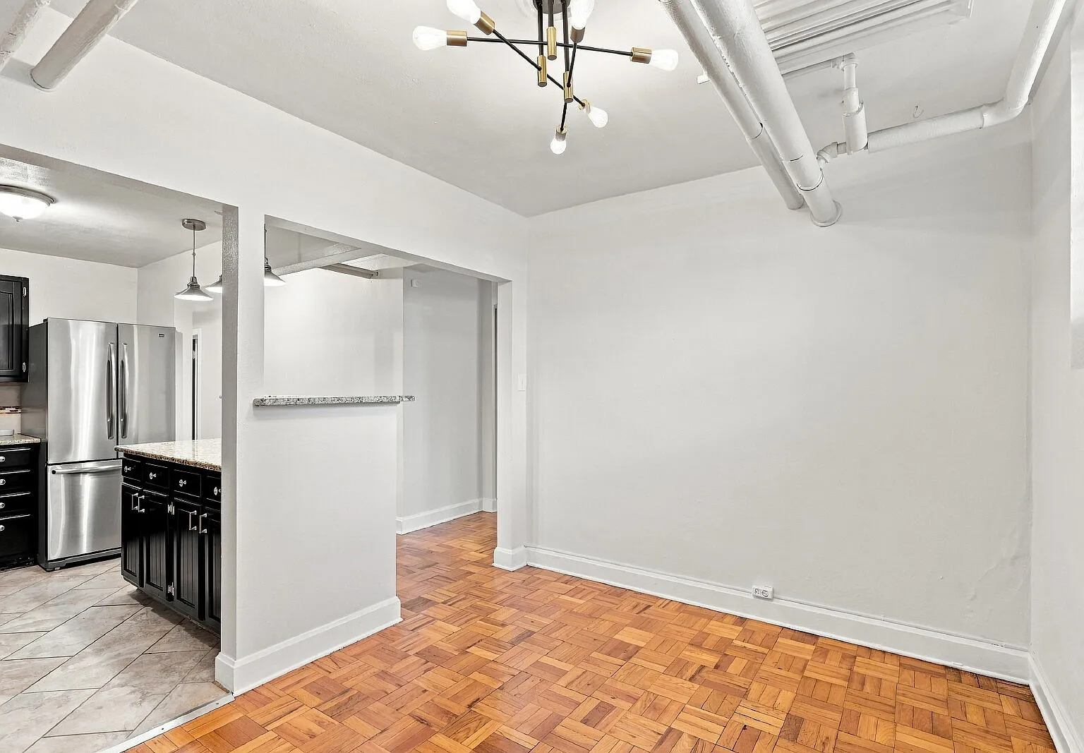 2 bed, 1.0 bath, 985 sqft, $1,796 — Photo 4