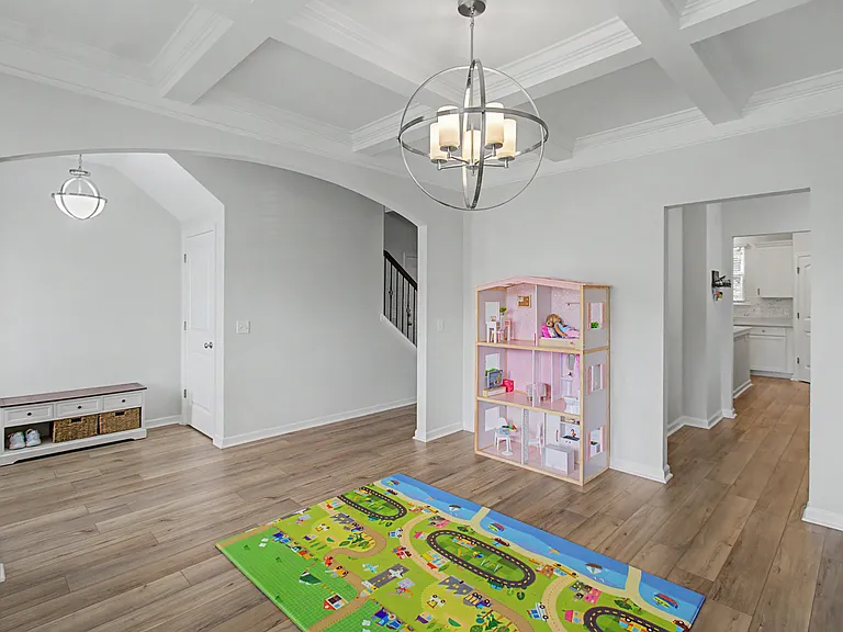 160 Spring Hill Dr — Photo 3