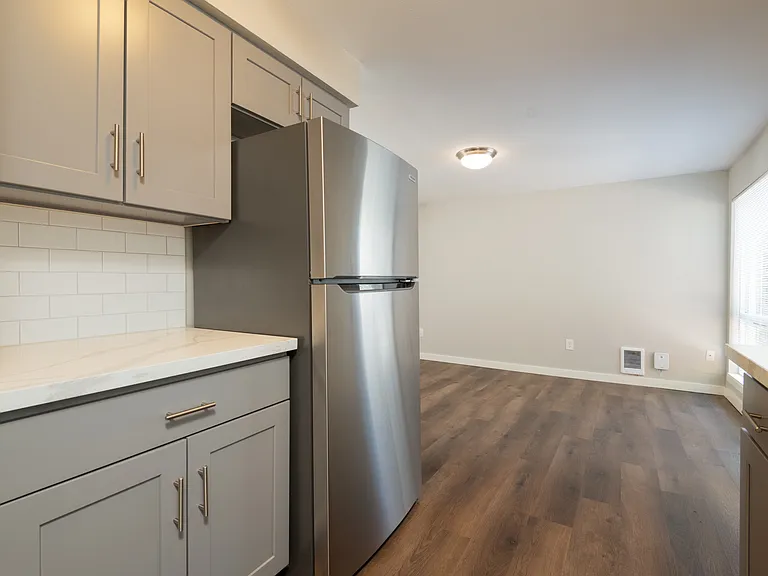 925 SW Holden St #3 — Photo 2