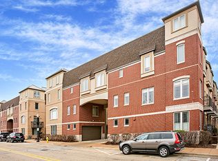 922 Warren Ave #206, Downers Grove, IL 60515