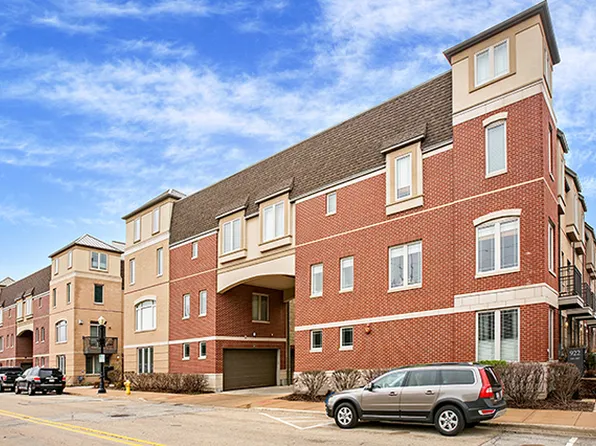 922 Warren Ave #206, Downers Grove, IL 60515
