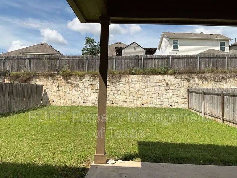 140 Earl Keen St — Photo 32