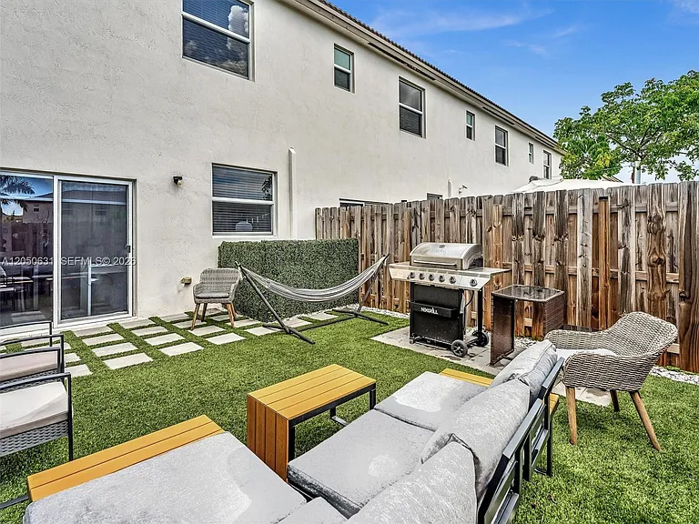 12209 NW 24th Pl — Photo 31