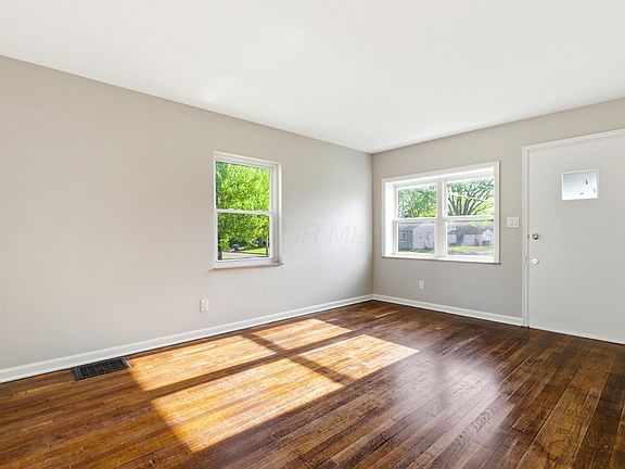 5th image of 3049 Hiawatha St