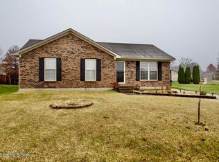 5702 Garden Trace Cir, Louisville, KY 40229