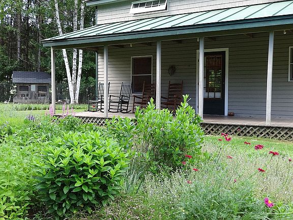 Front porch with duck house back