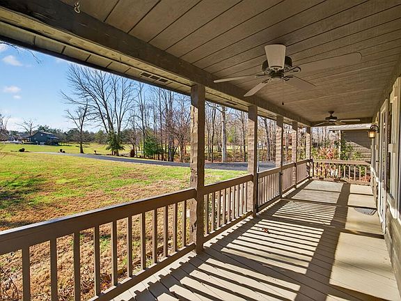 5th image of 165 Eagle Crest Dr
