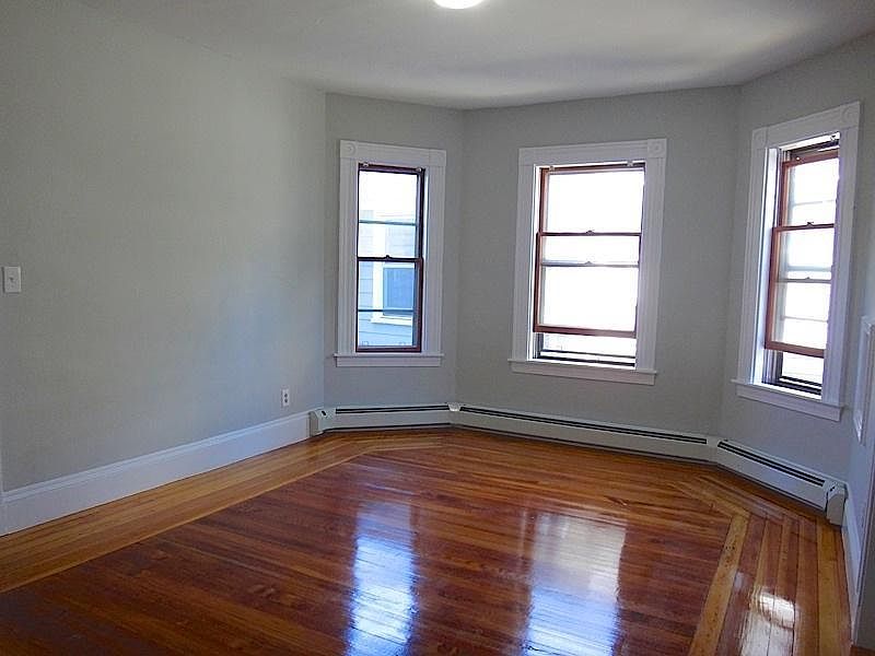 2nd image of 174 Rindge Ave #3LC